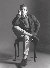 British actor, Albert Finney, broke into international stardom with his lead role in the then-racy film, Tom Jones.